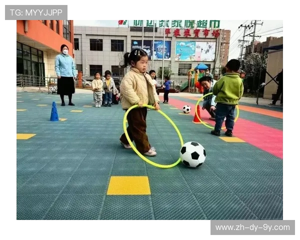 正确举足球旗的方法与注意事项让你轻松掌握比赛中的判罚技巧